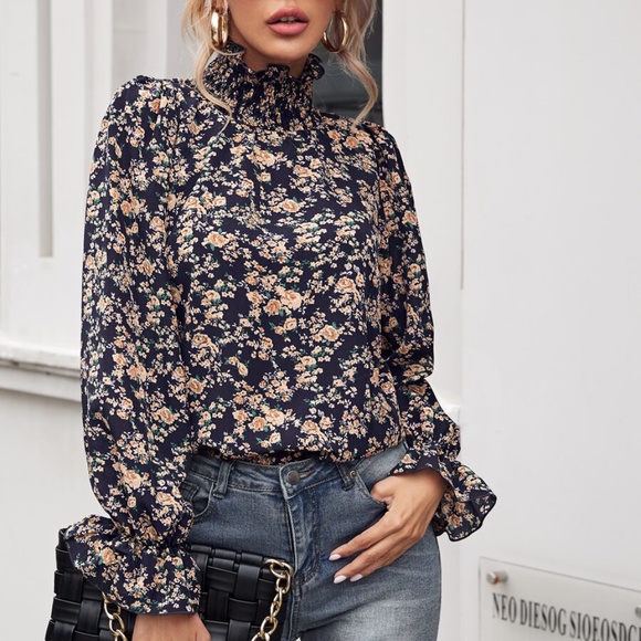 BellanBlue Tops - Boho floral print ruffle classic Frill Top